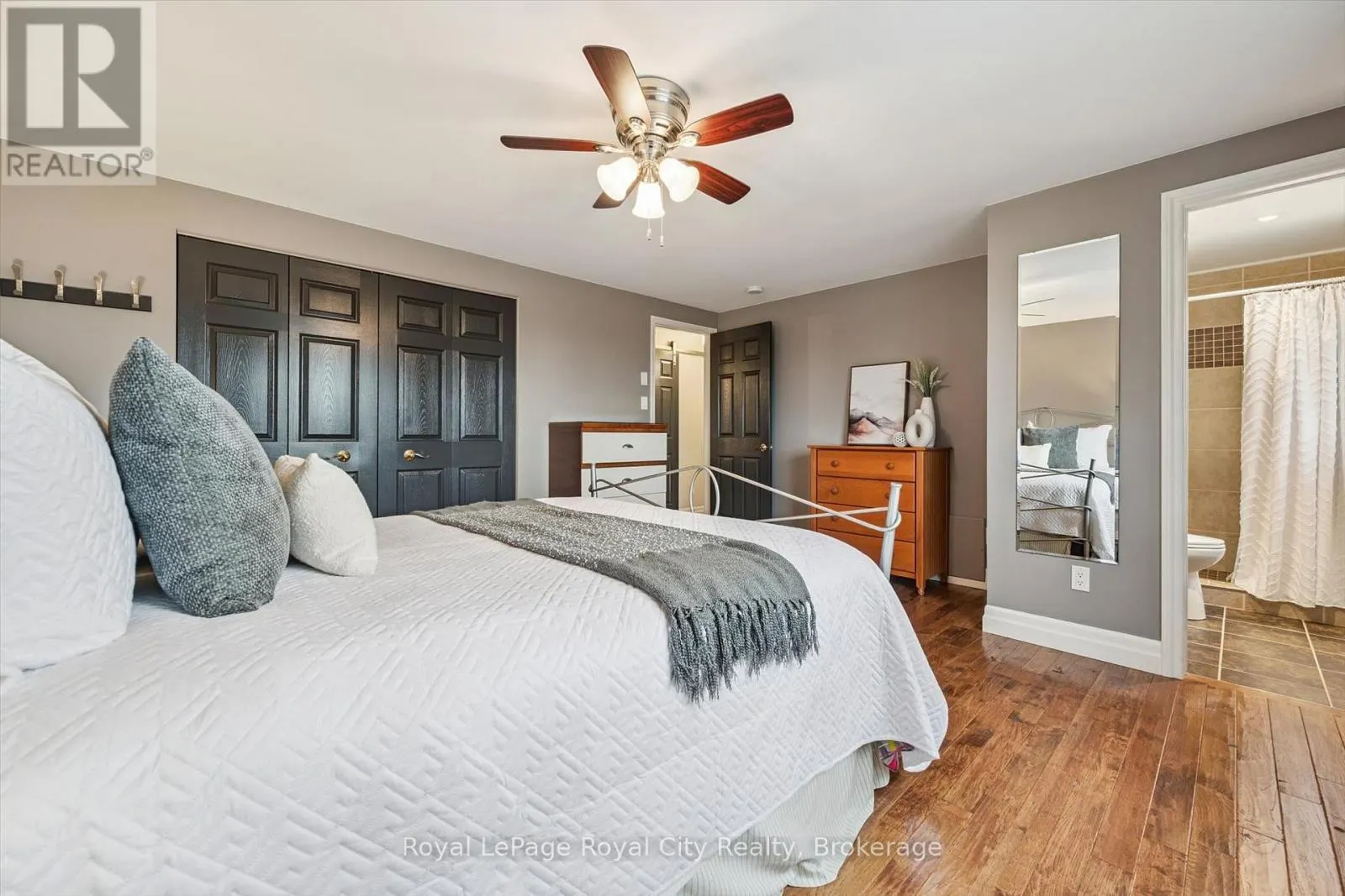 32 THORNHILL DRIVE