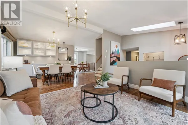 32 THORNHILL DRIVE