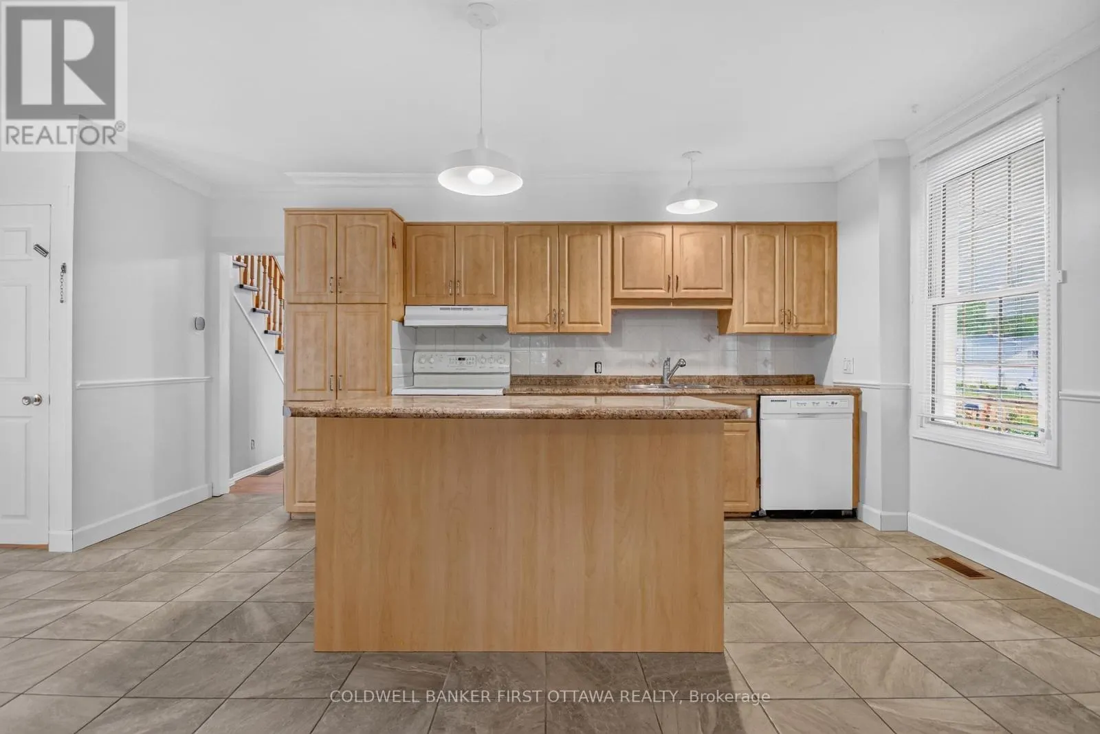 9 MAUD STREET