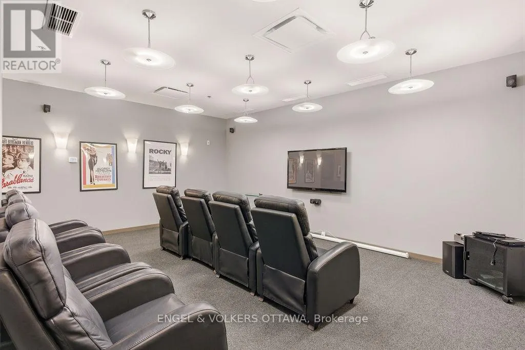 418 - 101 RICHMOND ROAD