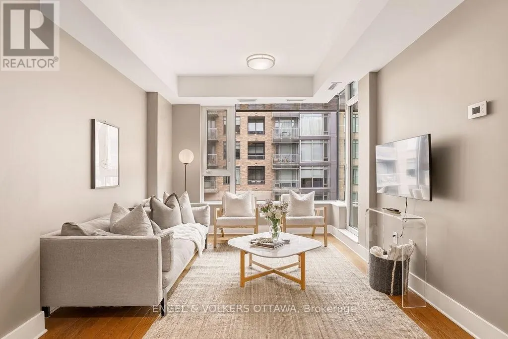 418 - 101 RICHMOND ROAD