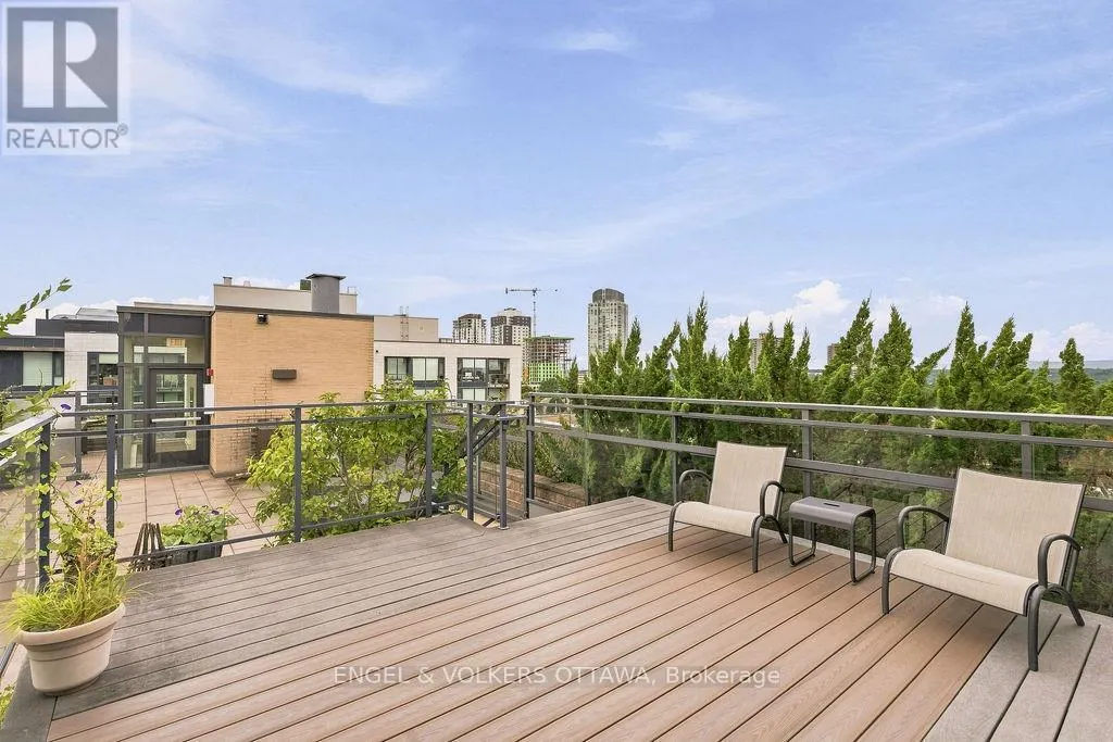 418 - 101 RICHMOND ROAD
