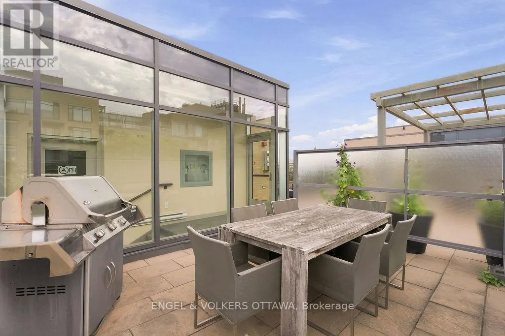 418 - 101 RICHMOND ROAD