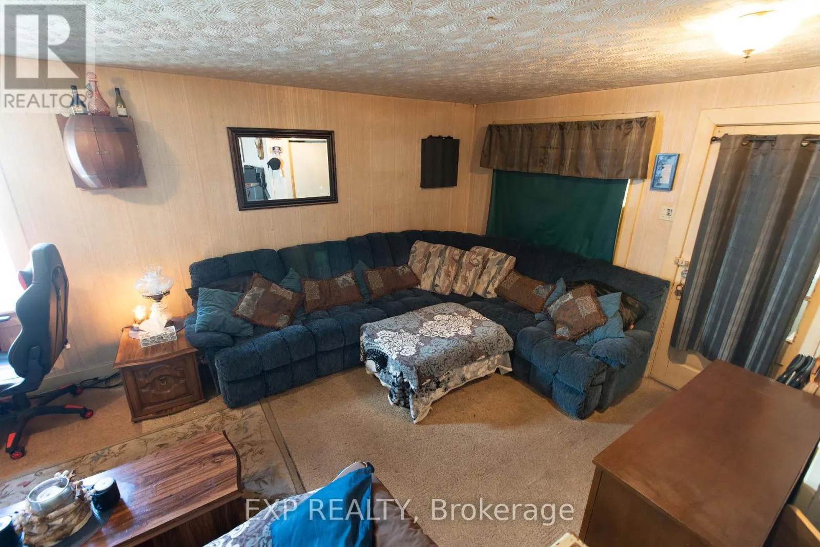 301-303 FOURTH STREET W