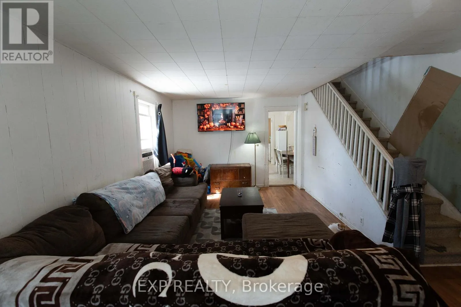 301-303 FOURTH STREET W
