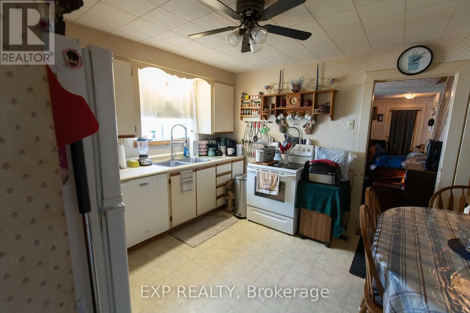 301-303 FOURTH STREET W