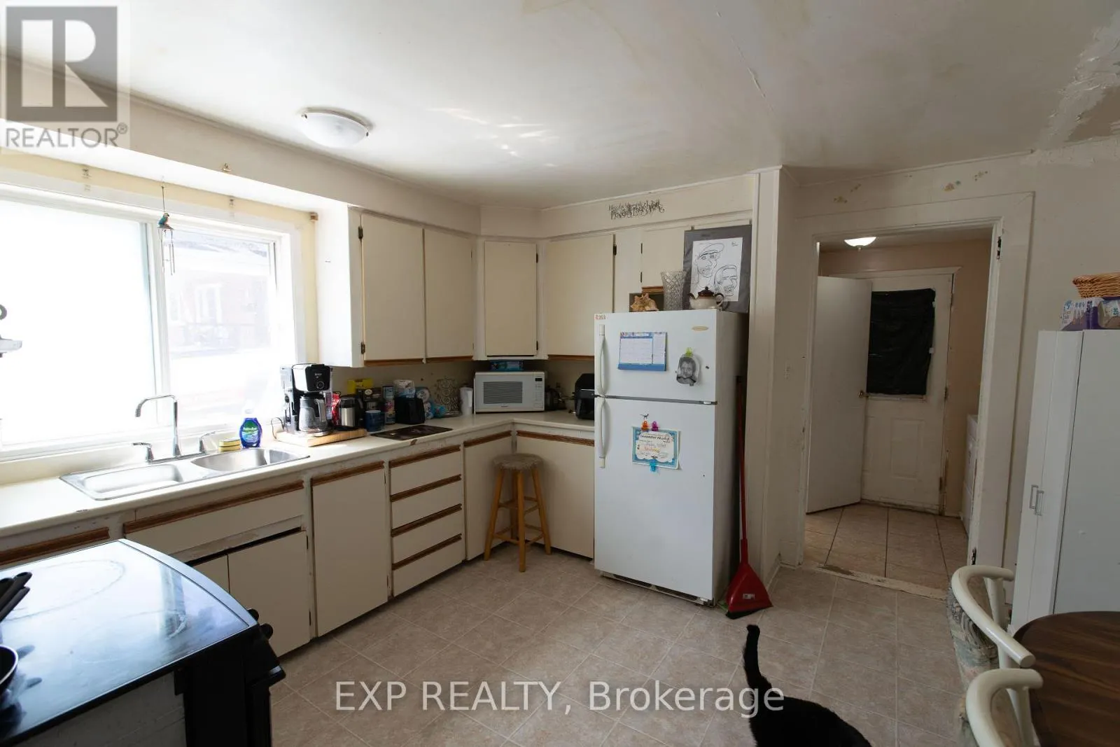 301-303 FOURTH STREET W