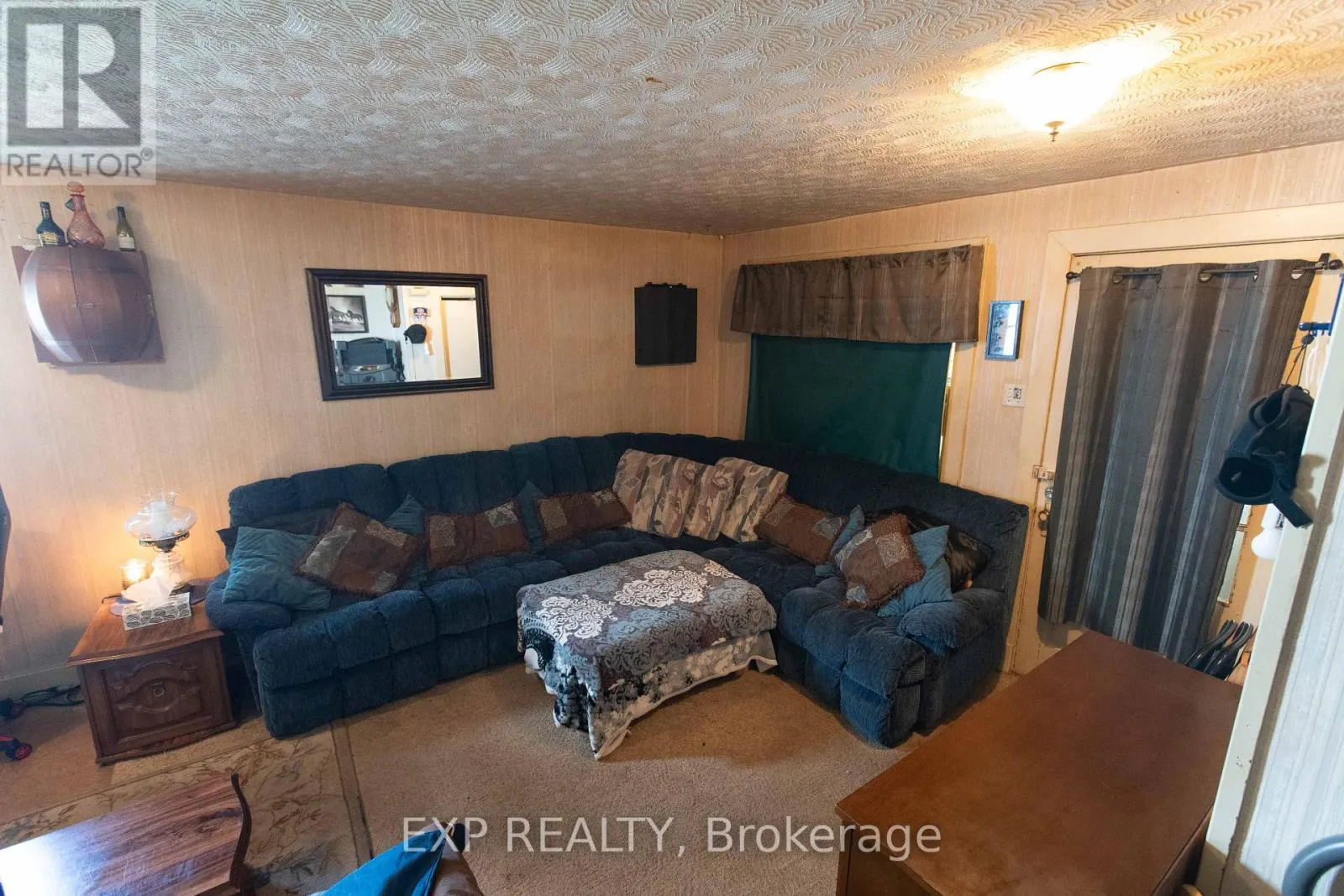 301-303 FOURTH STREET W
