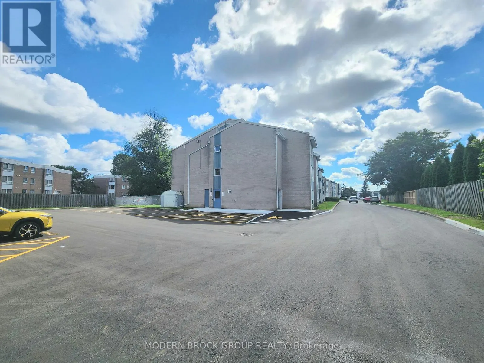 318 - 820 LAURIER BOULEVARD