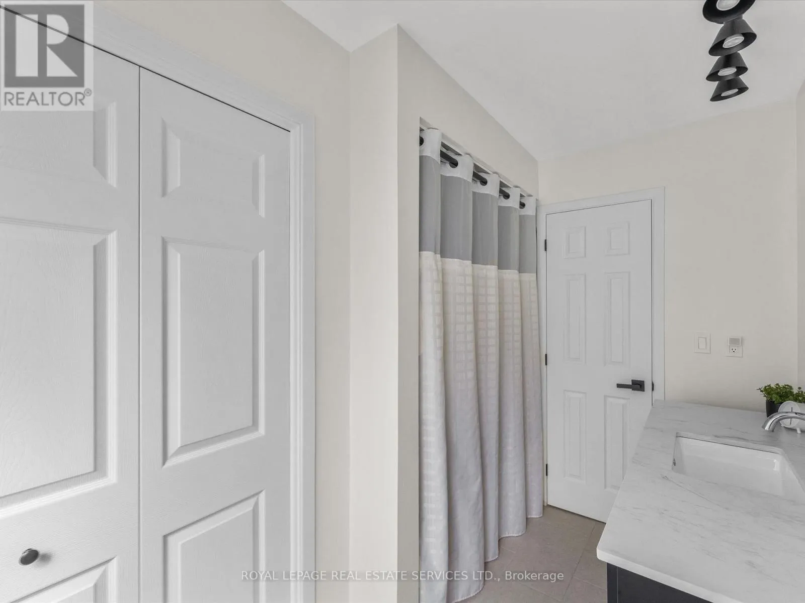 272 TAYLOR ROAD