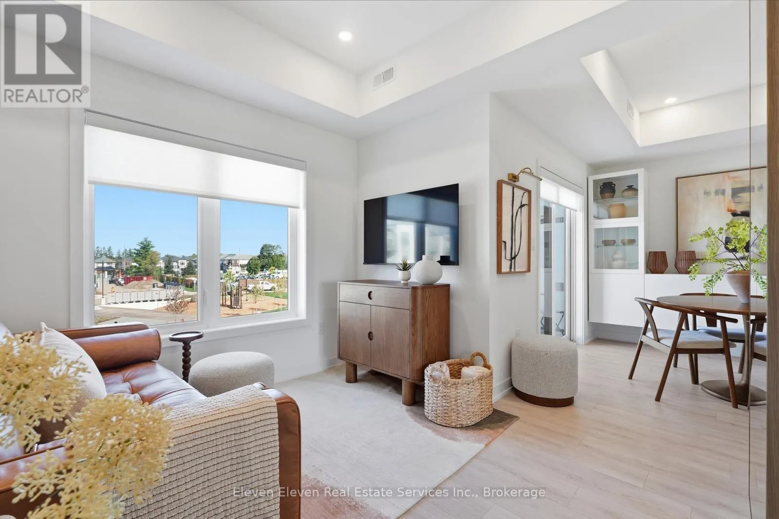 54 - 331 CLAIR ROAD E