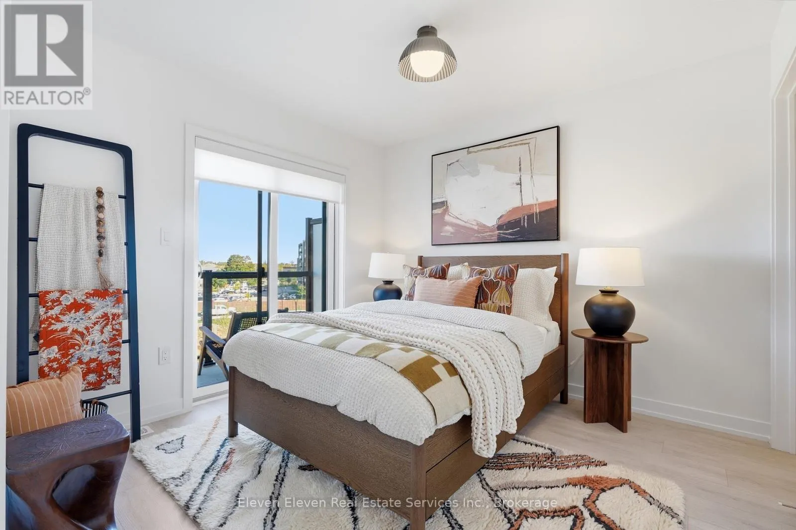 54 - 331 CLAIR ROAD E