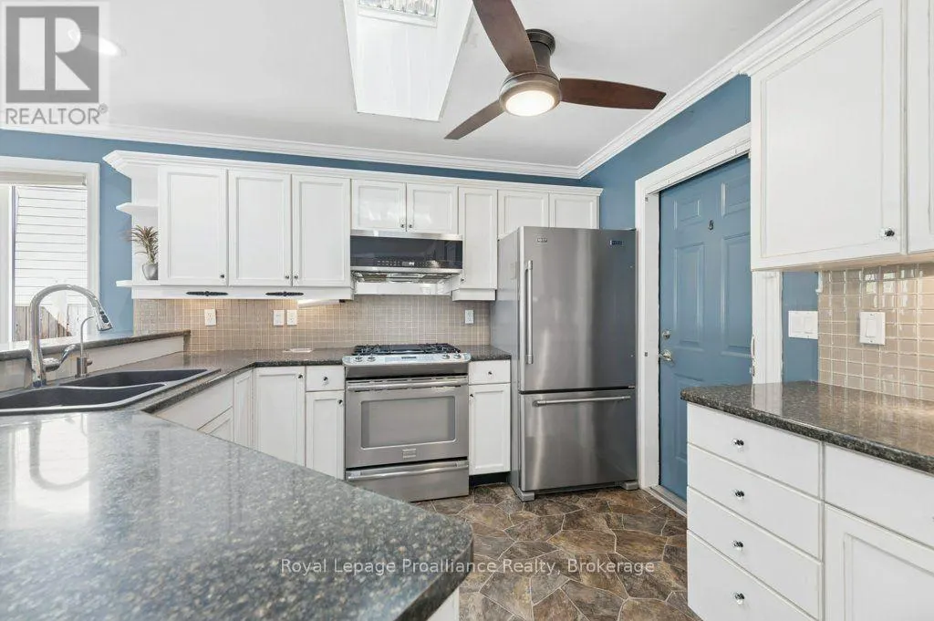 36 HEARTWOOD DRIVE