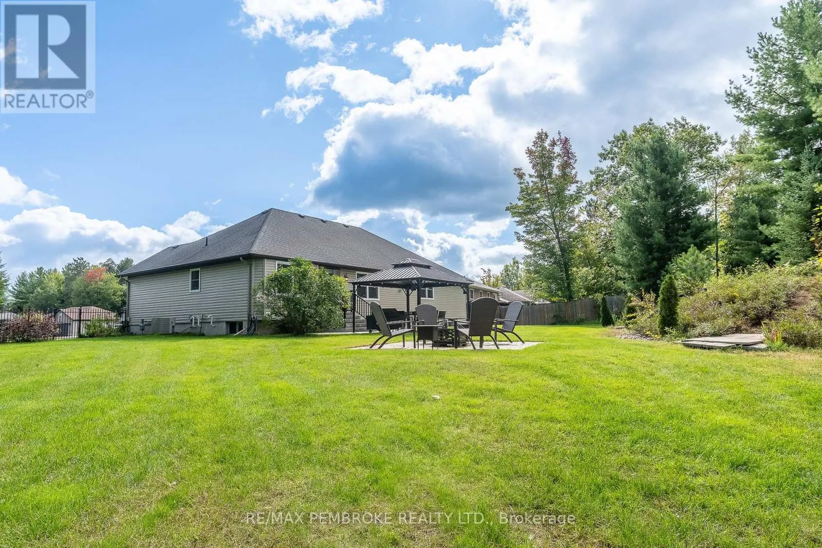 221 ORIOLE CRESCENT