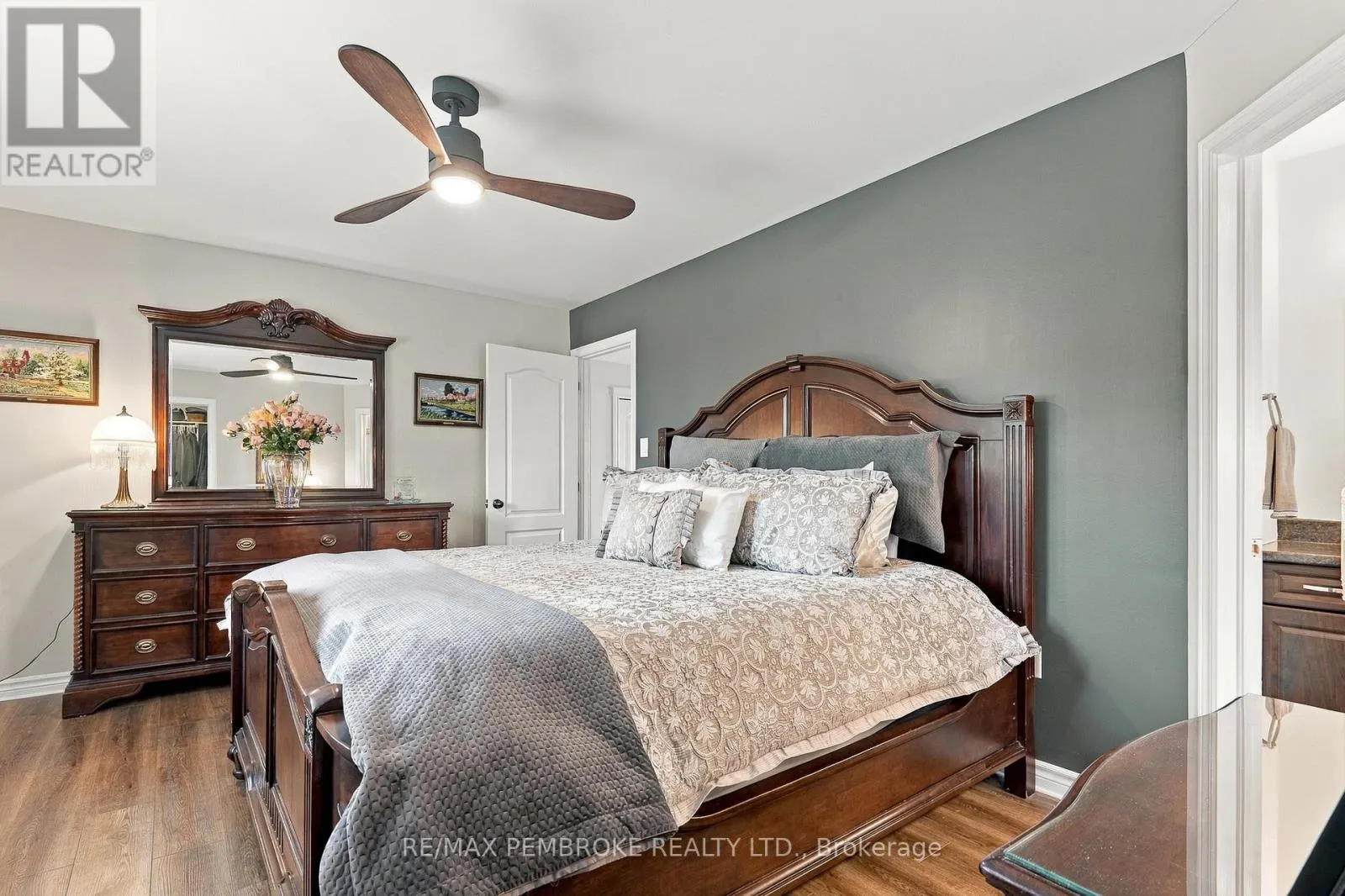 221 ORIOLE CRESCENT