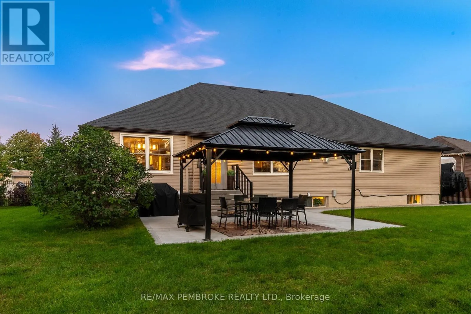 221 ORIOLE CRESCENT
