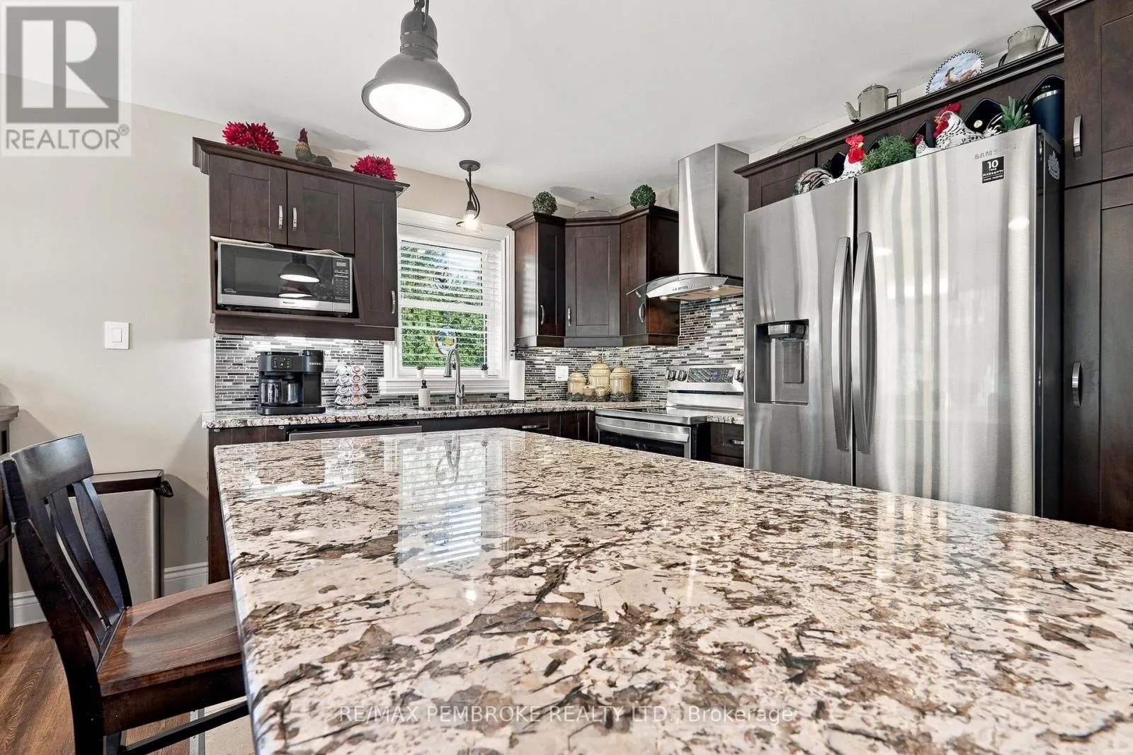 221 ORIOLE CRESCENT