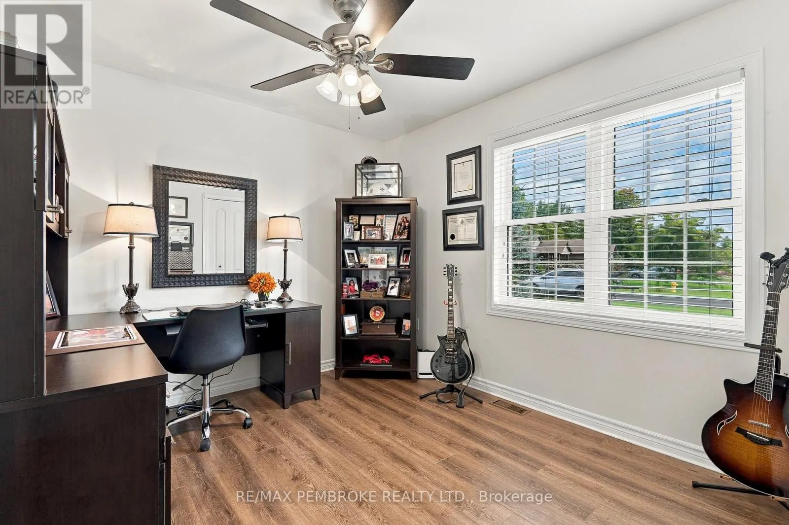 221 ORIOLE CRESCENT