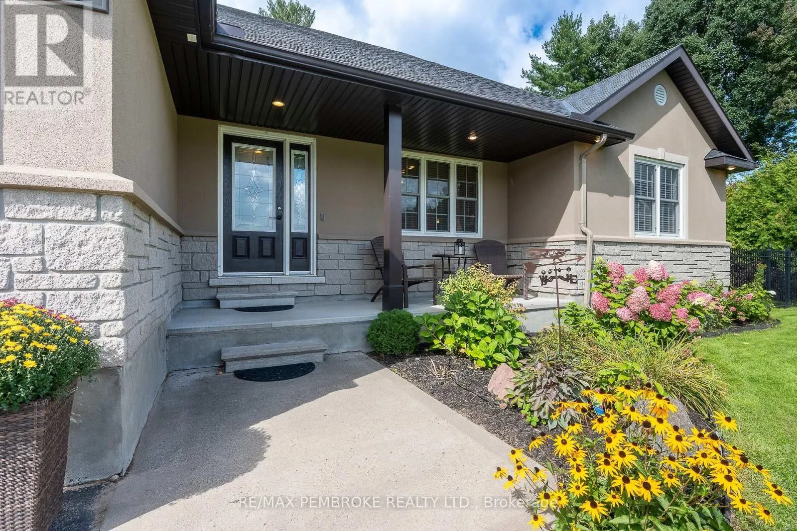 221 ORIOLE CRESCENT