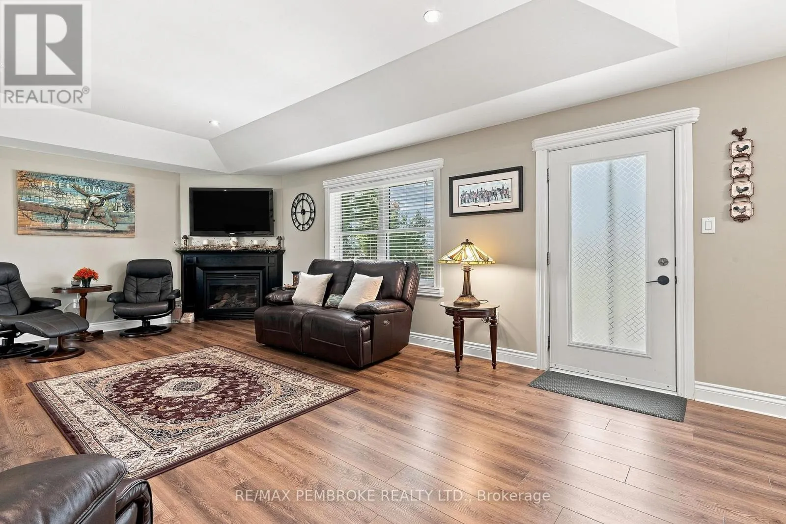 221 ORIOLE CRESCENT