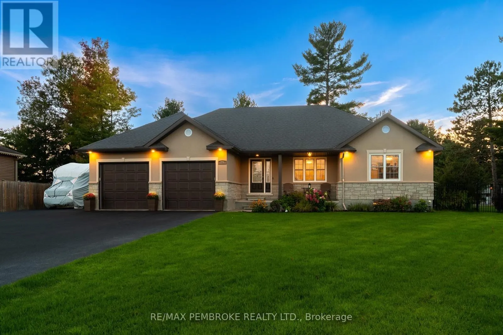 221 ORIOLE CRESCENT