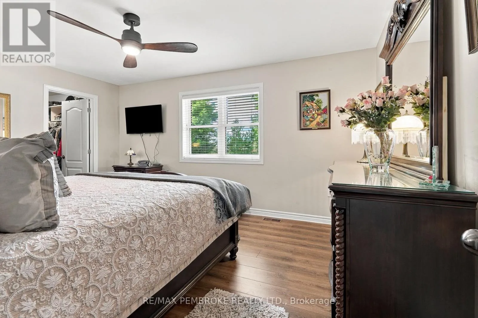 221 ORIOLE CRESCENT