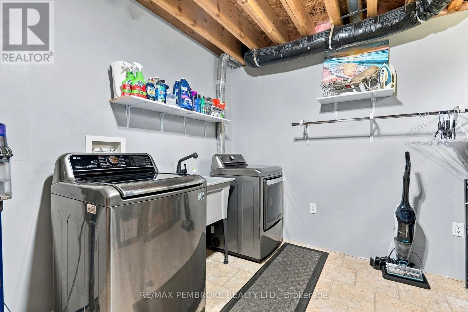 221 ORIOLE CRESCENT