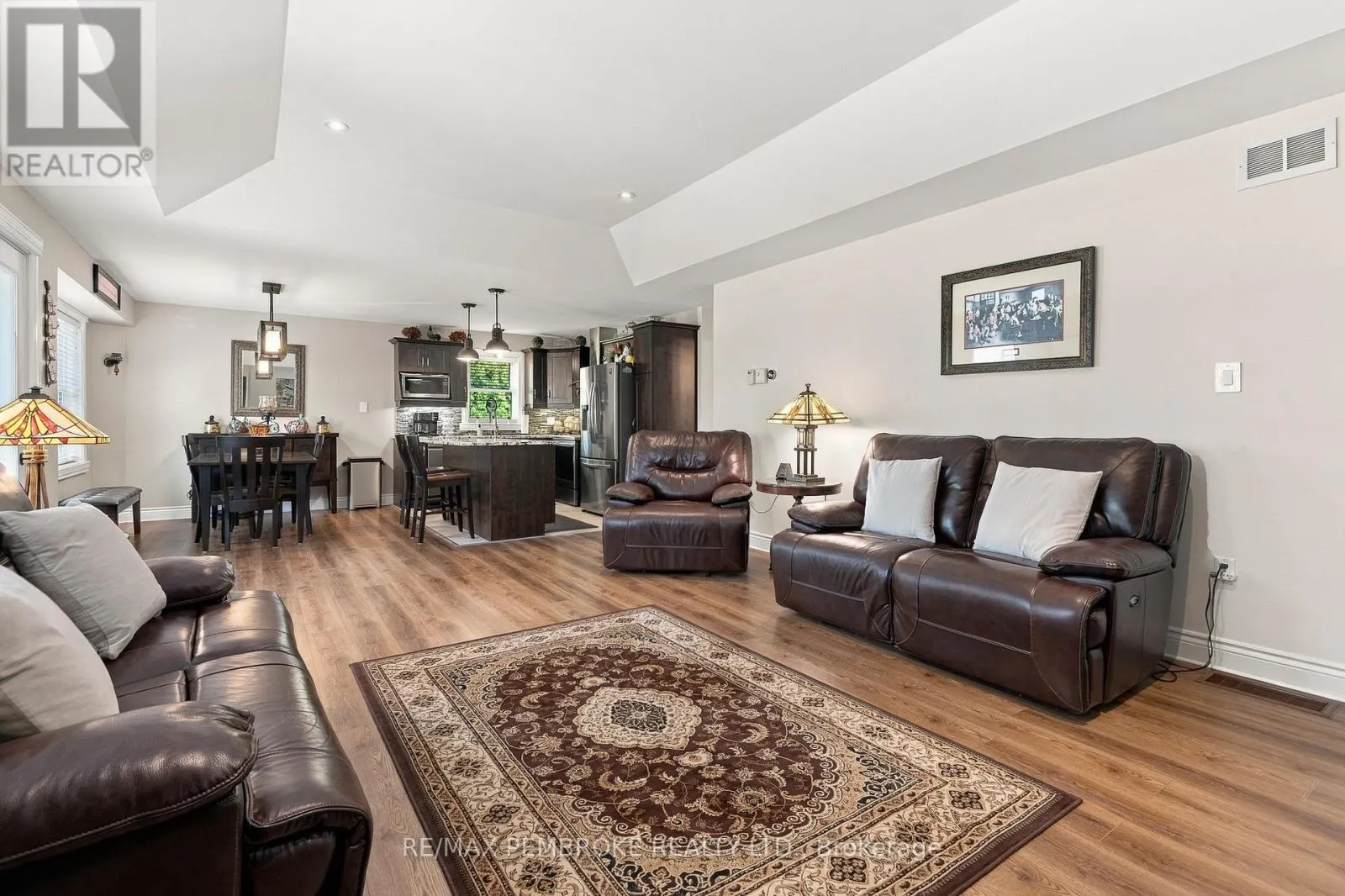 221 ORIOLE CRESCENT