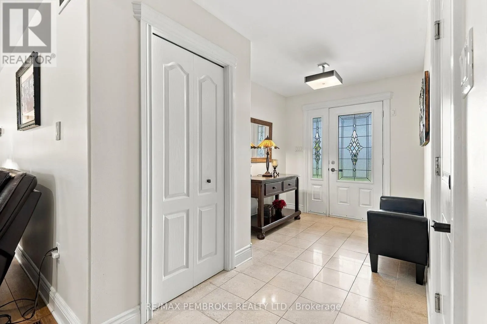 221 ORIOLE CRESCENT