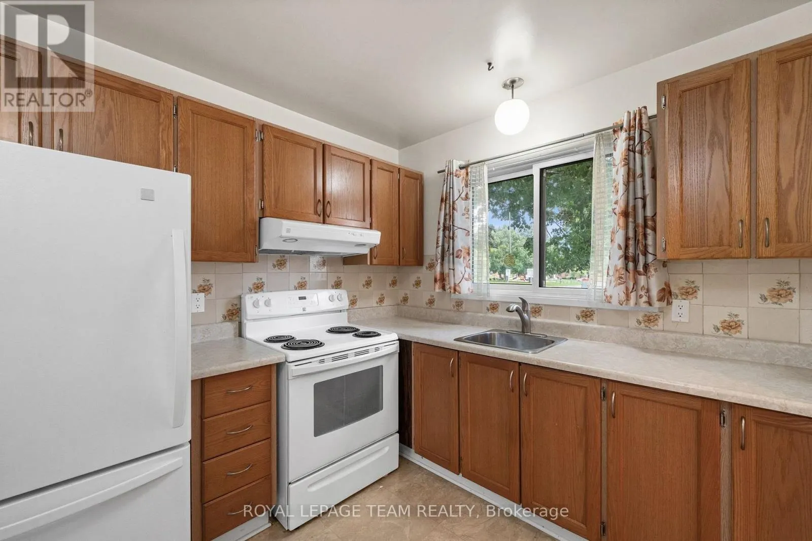 E - 73 FOXFIELD DRIVE