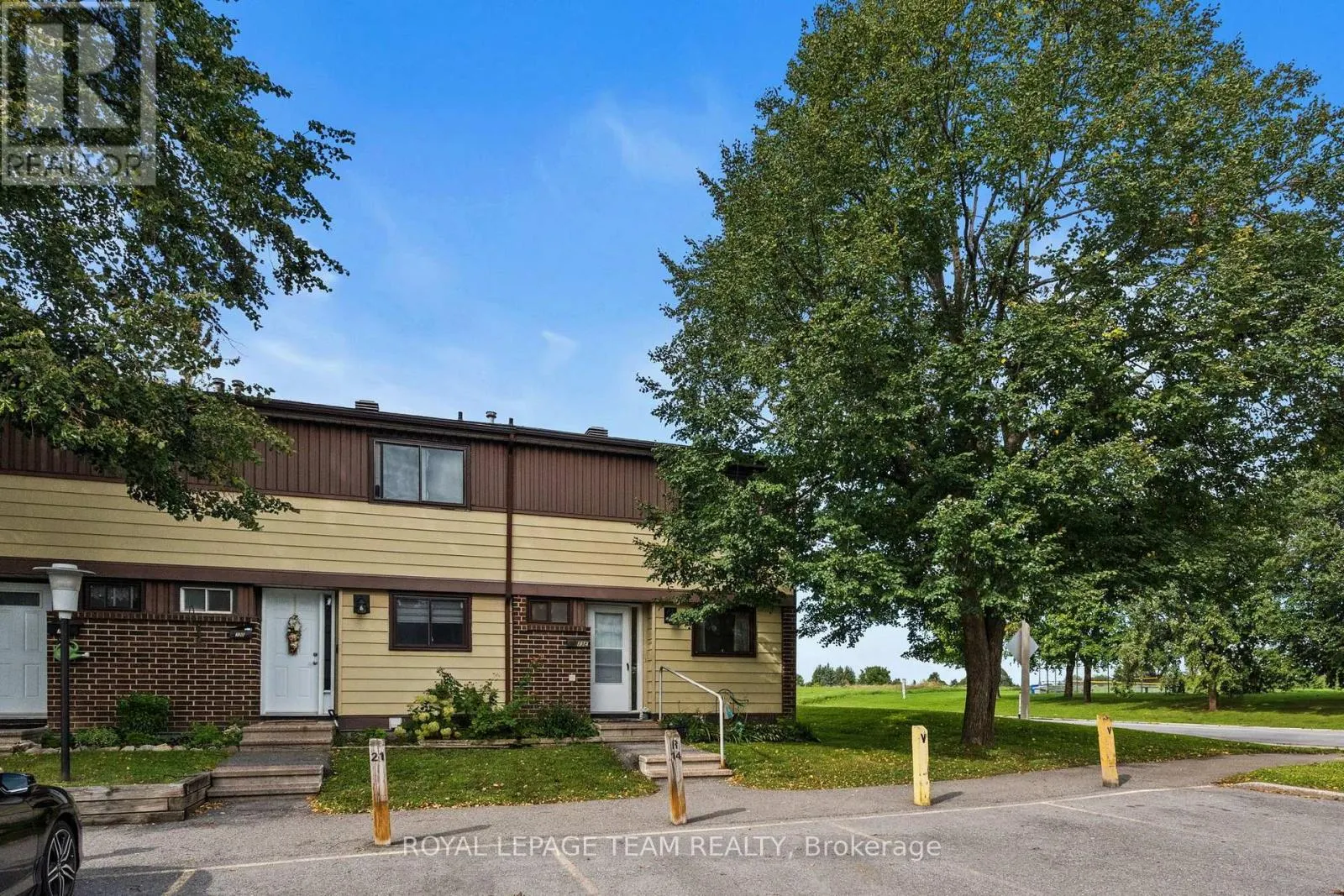 E - 73 FOXFIELD DRIVE