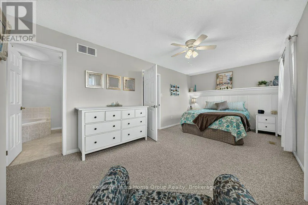 19 PEGLAR CRESCENT