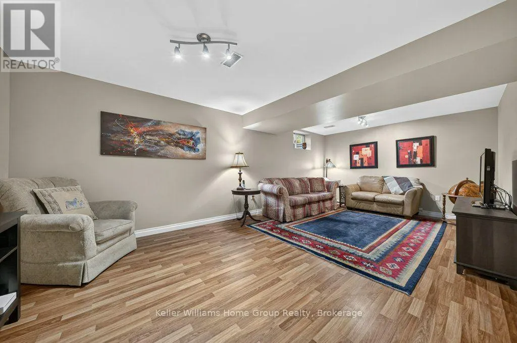 19 PEGLAR CRESCENT