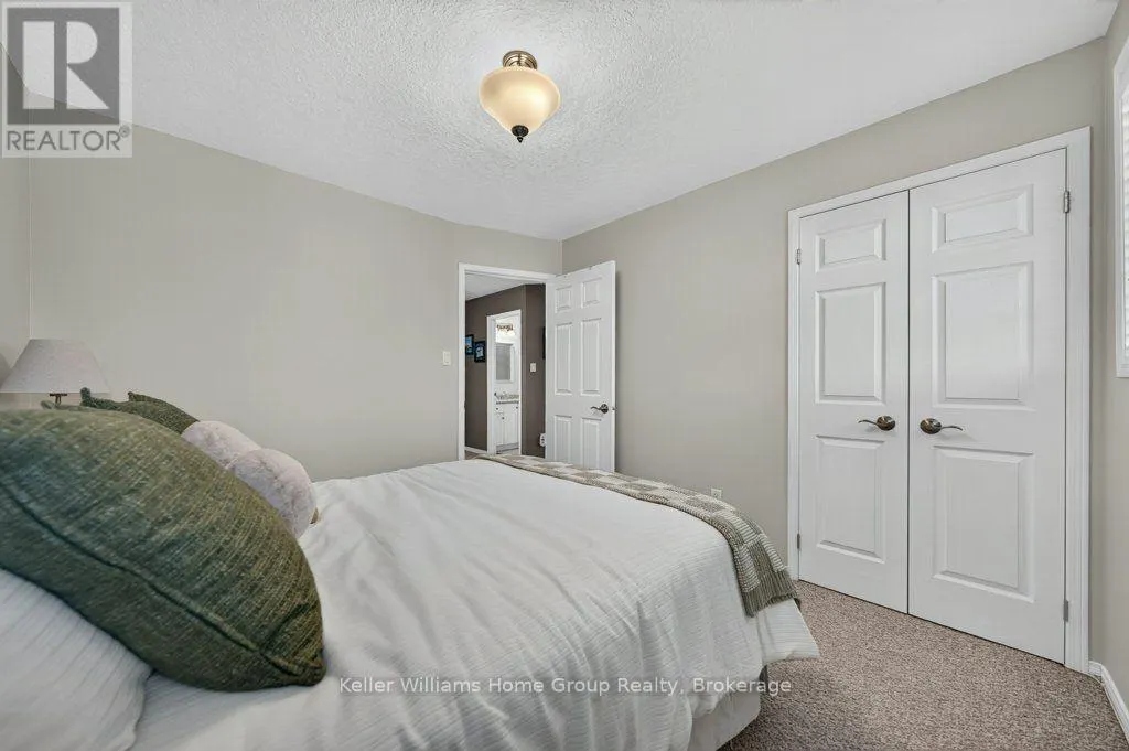 19 PEGLAR CRESCENT