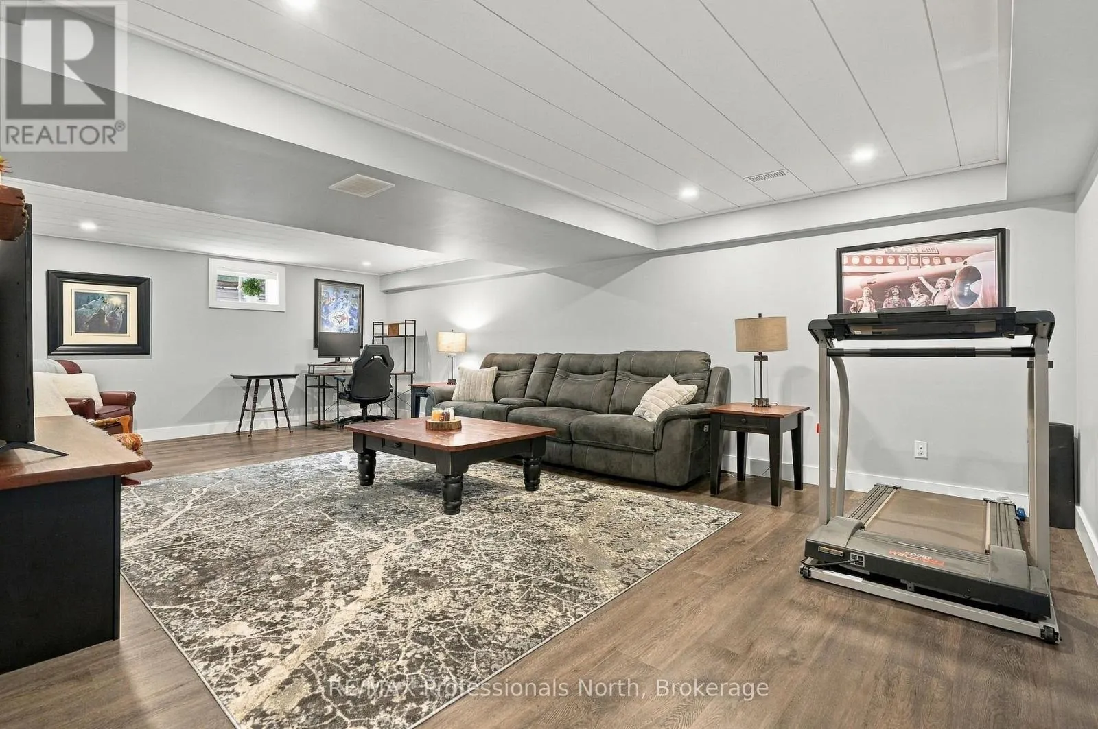 19 SELKIRK DRIVE