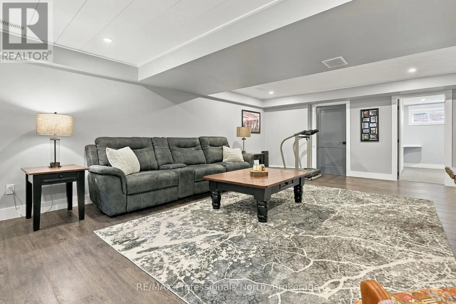 19 SELKIRK DRIVE