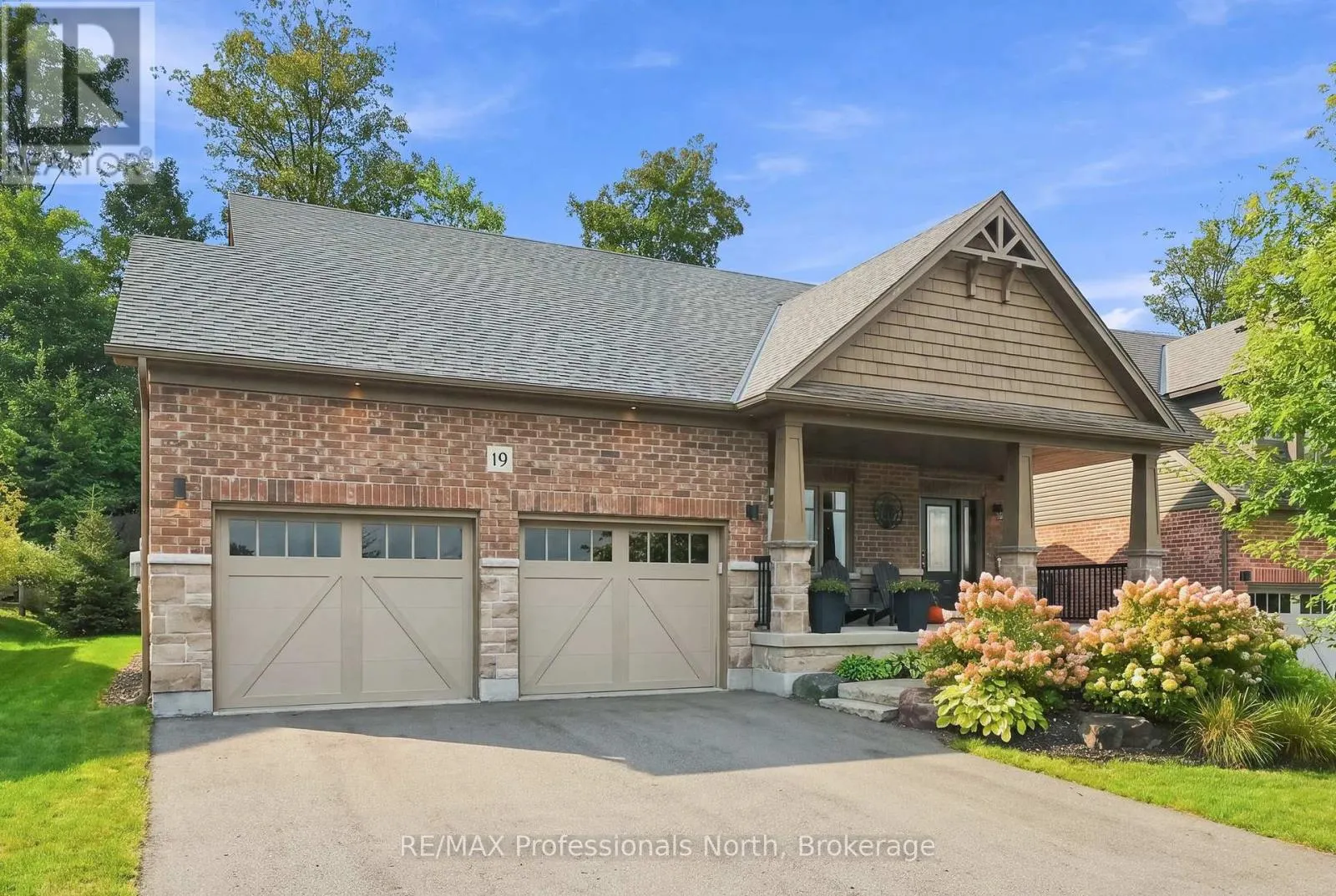 19 SELKIRK DRIVE