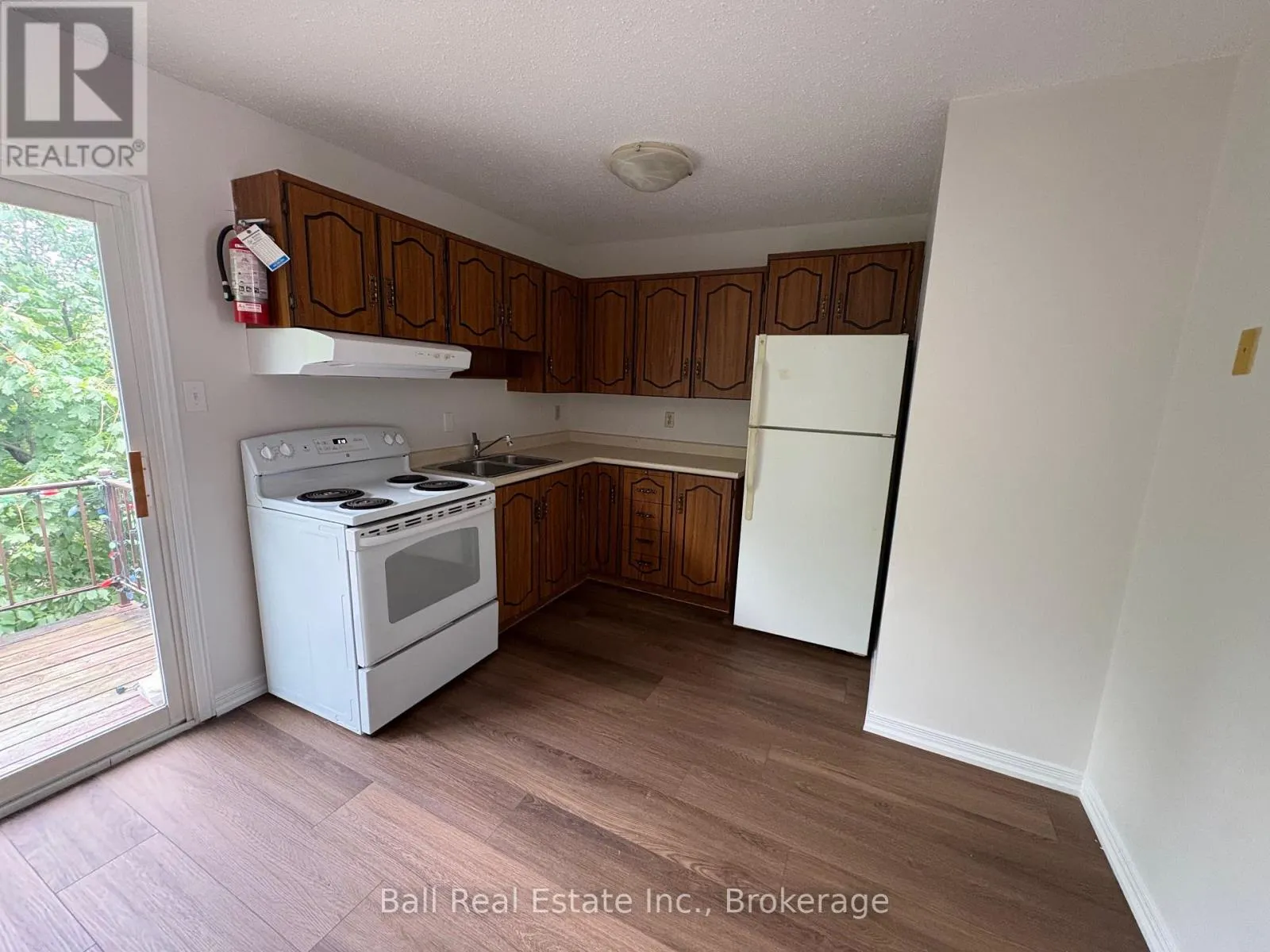 2 - 48 ANNE STREET #2