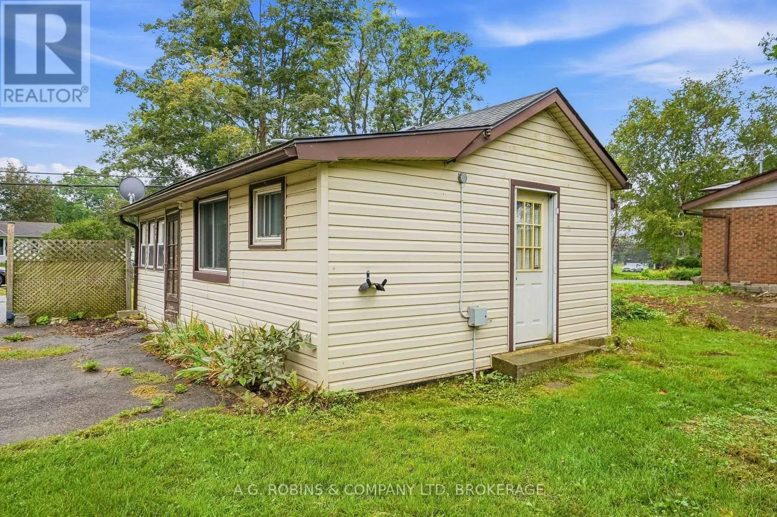 12040 LAKESHORE ROAD