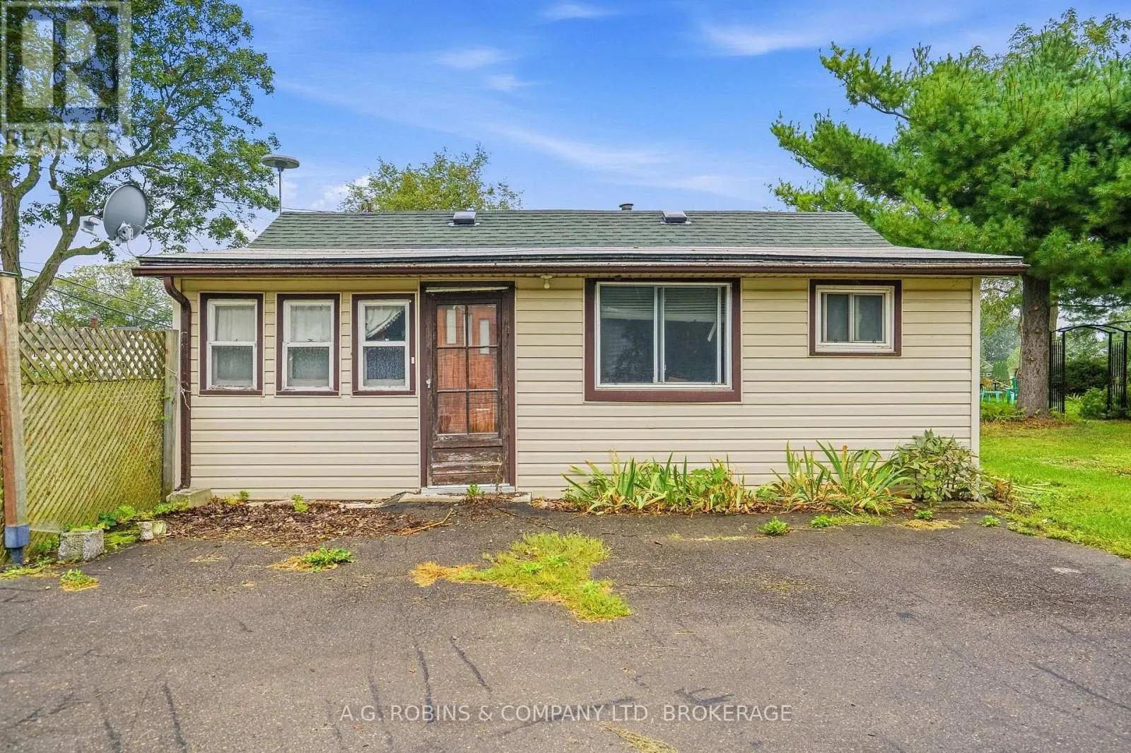 12040 LAKESHORE ROAD