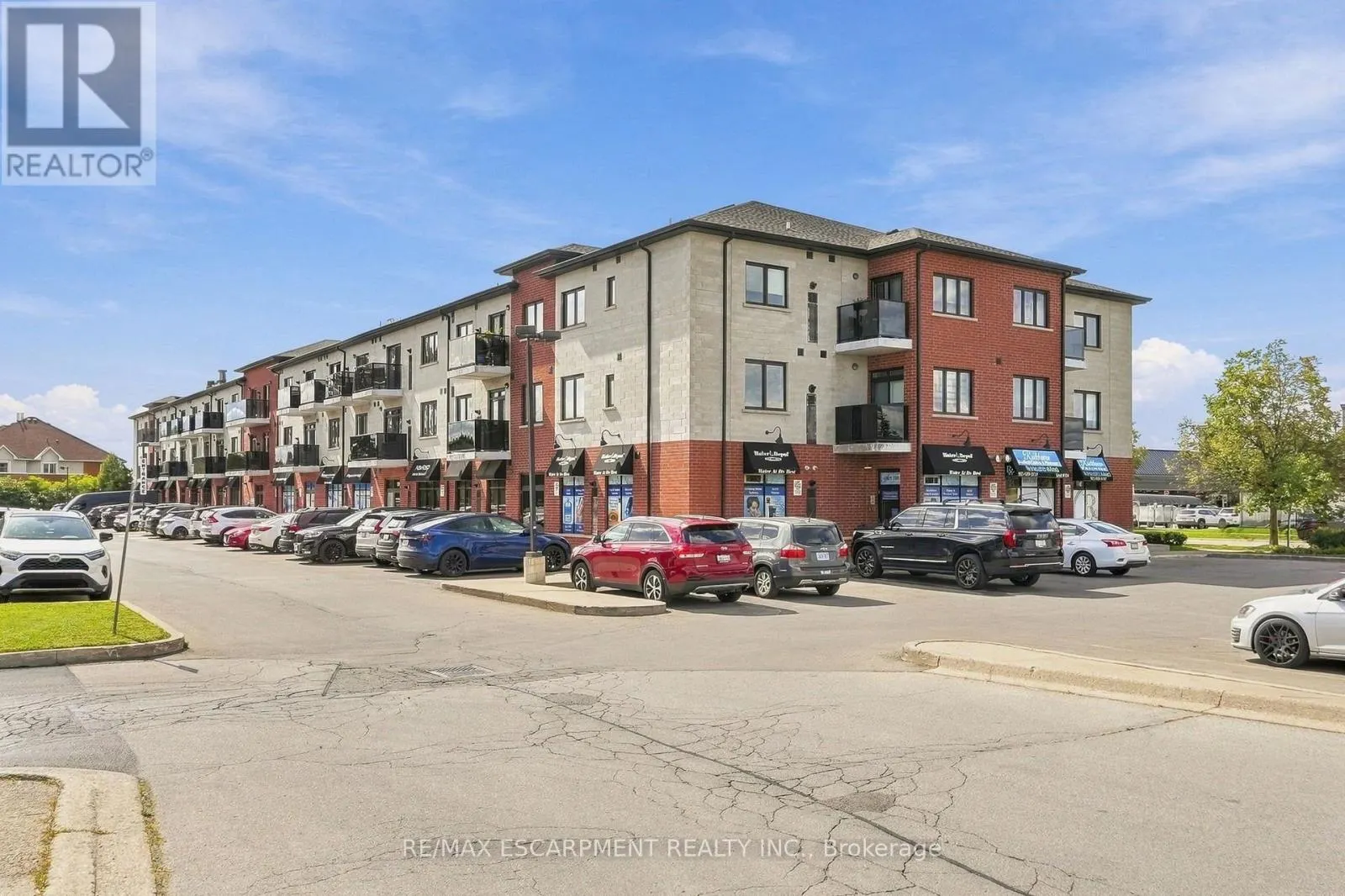 321 - 170 ROCKHAVEN LANE