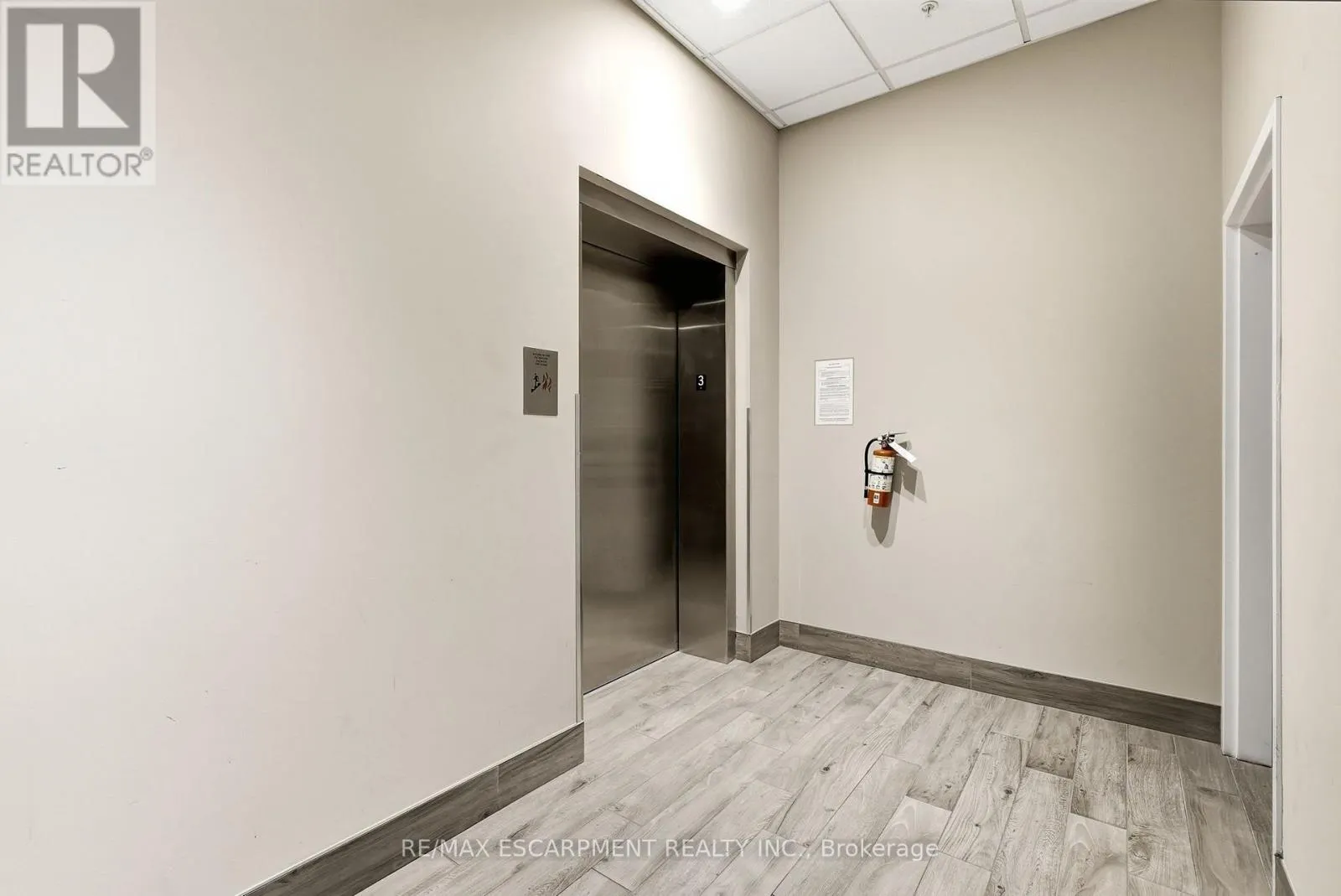 321 - 170 ROCKHAVEN LANE