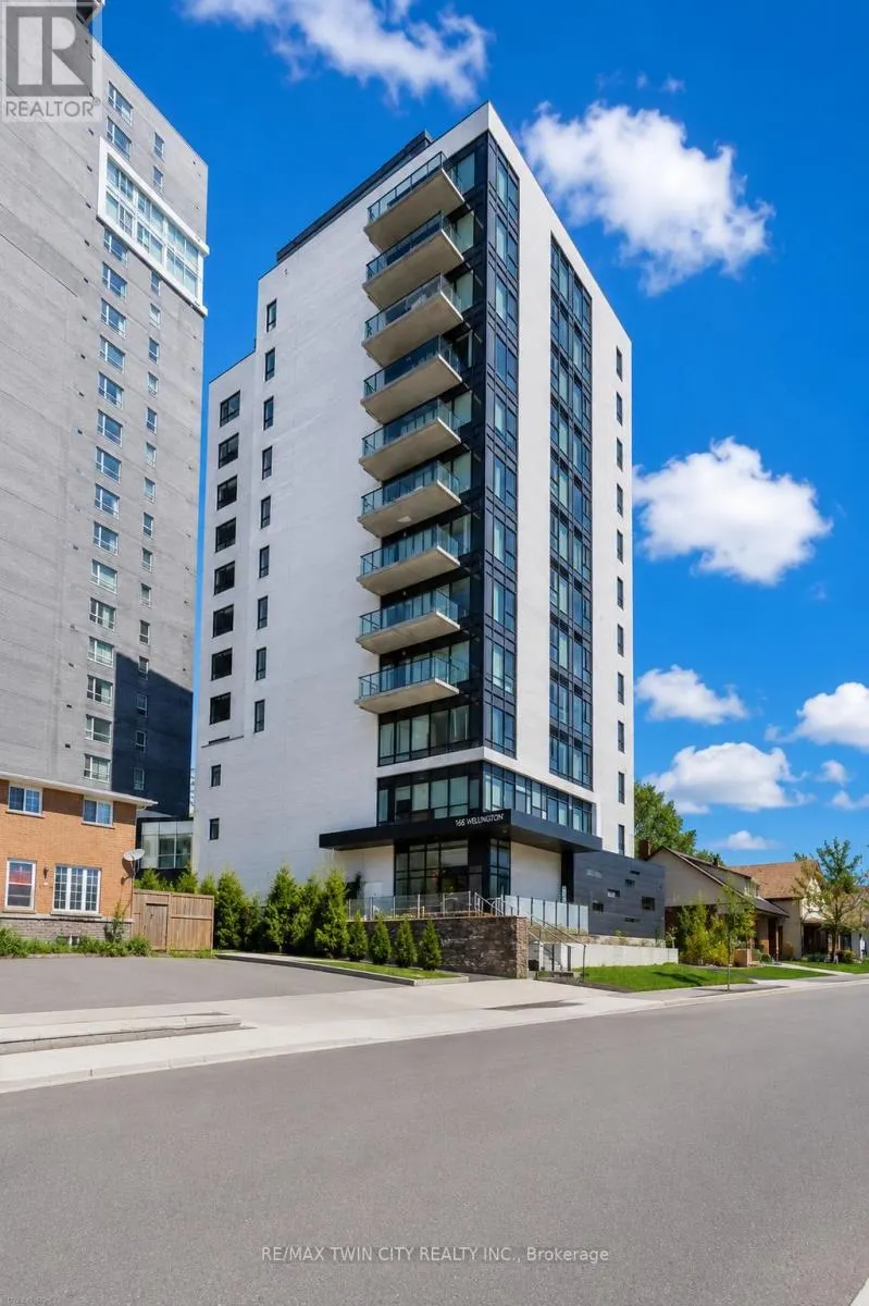802 - 158 KING STREET N