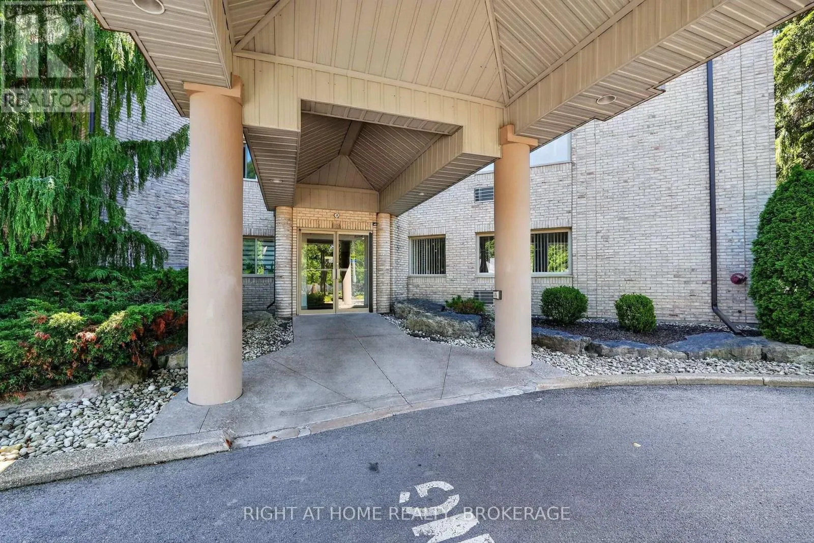 108 - 3364 MONTROSE ROAD #108