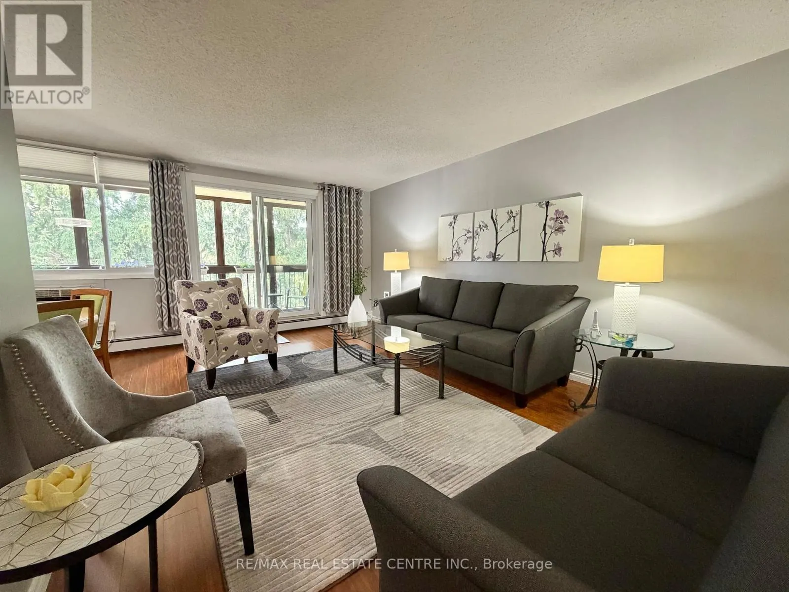 301 - 944 CALEDONIAN VIEW