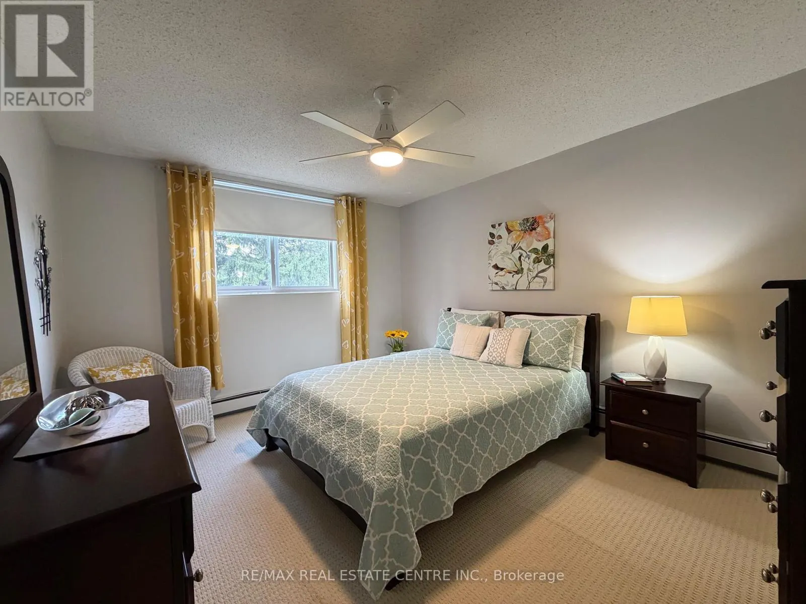 301 - 944 CALEDONIAN VIEW