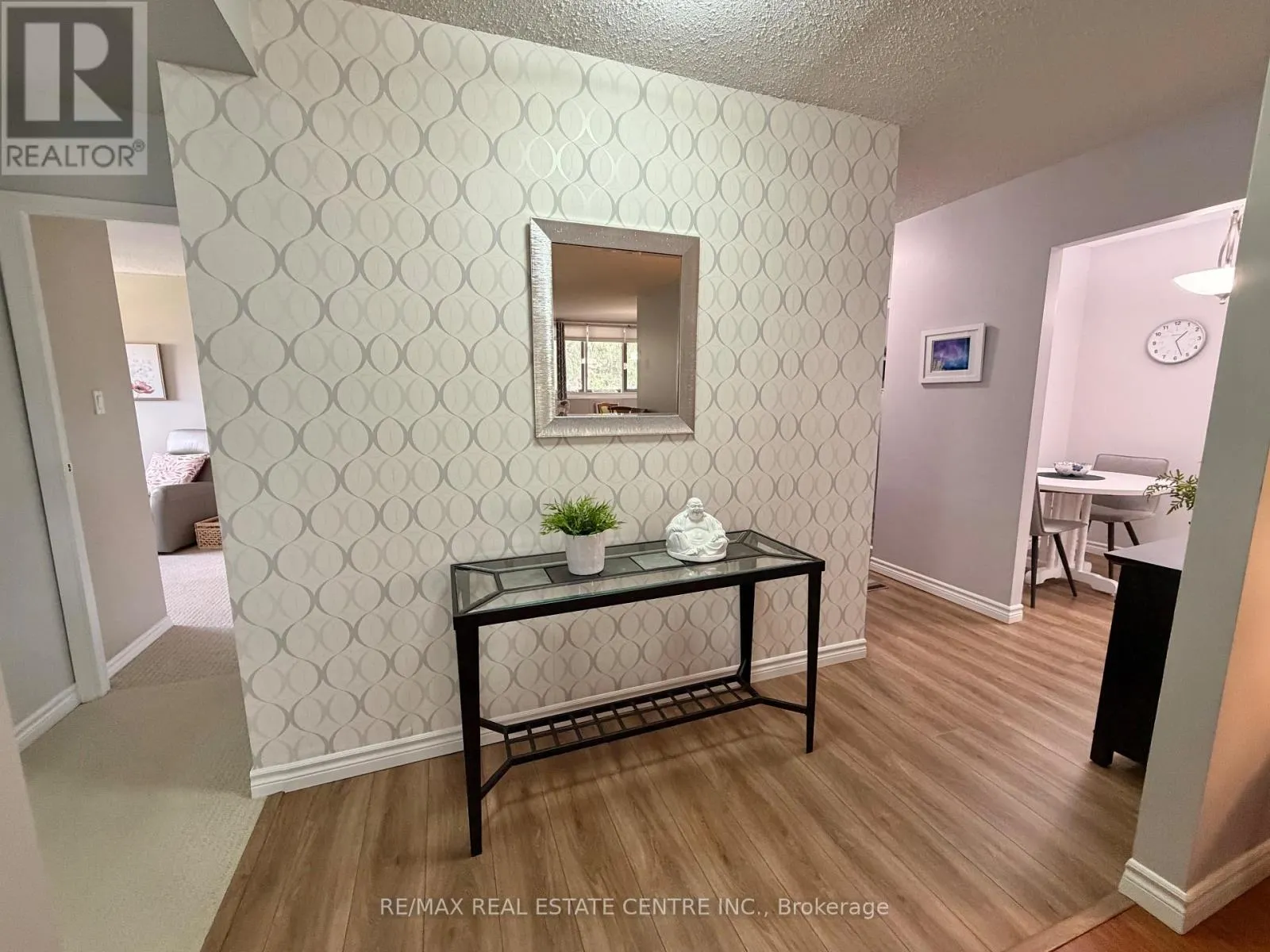 301 - 944 CALEDONIAN VIEW