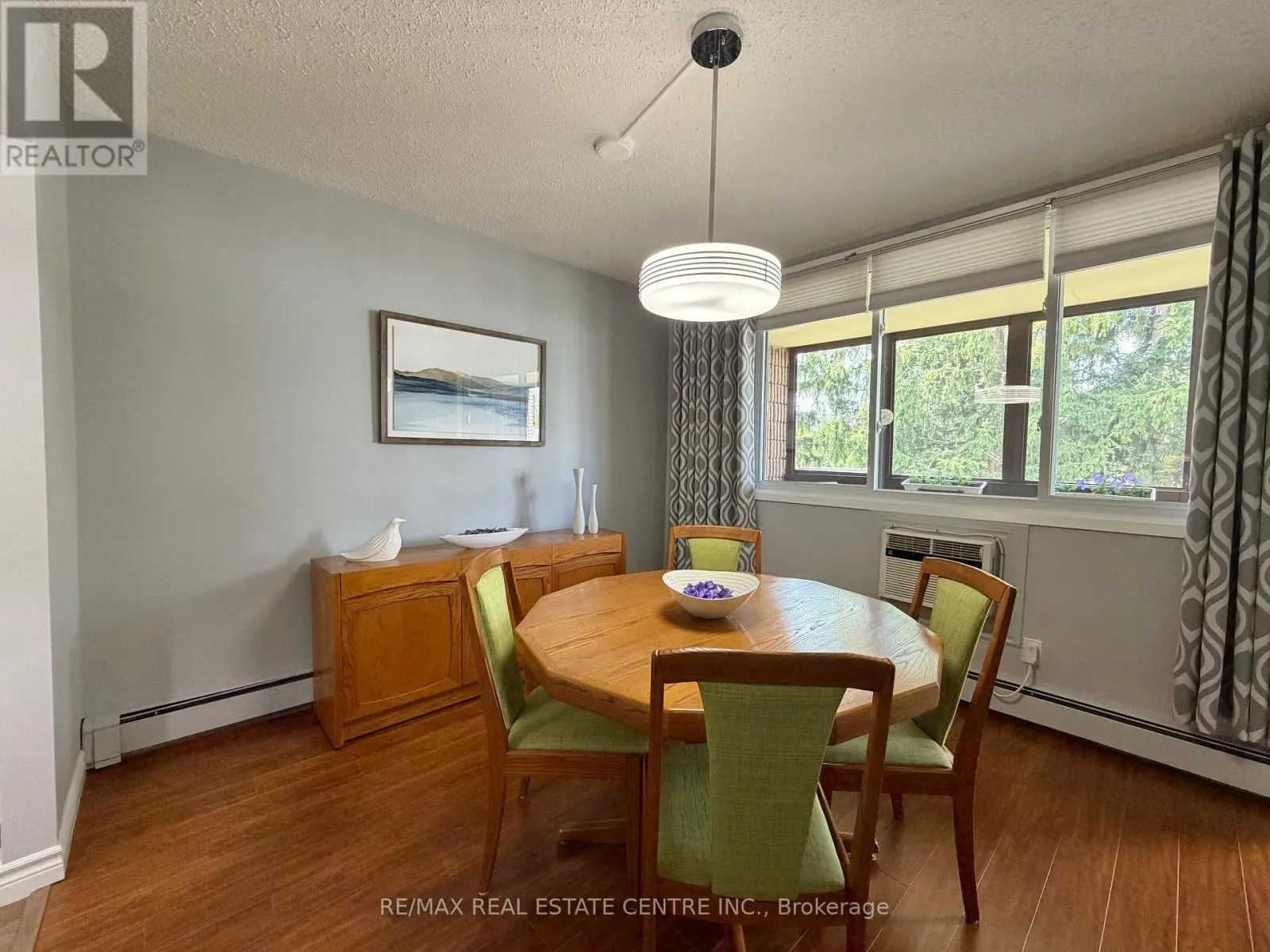 301 - 944 CALEDONIAN VIEW