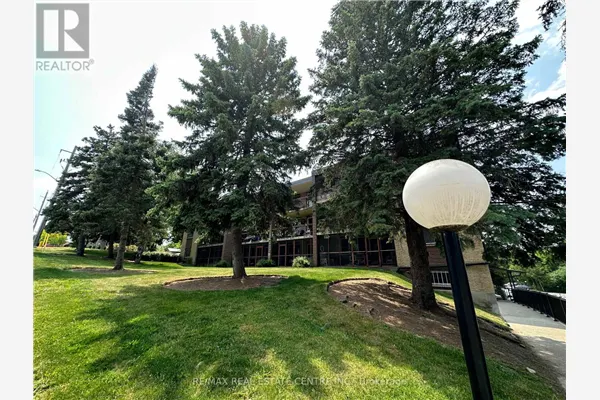 301 - 944 CALEDONIAN VIEW