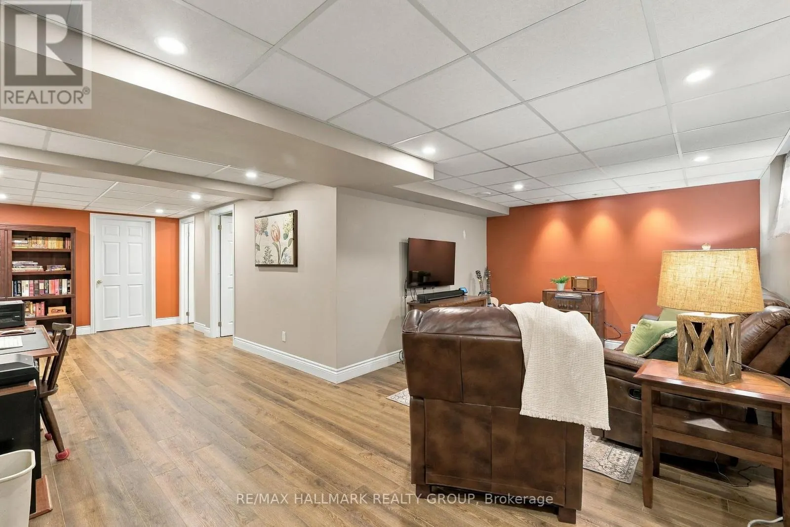22 GRAND HARBOUR COURT